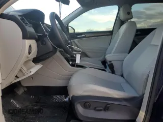 2022 Volkswagen Tiguan SE z VIN 3VV3B7AX3NM147401, wystawiony jako Copart lot #41983715 z przebiegiem 30 728 mil mil oraz Szkoda całkowita • Salvage title. Historia ofert i sprzedaży dostępna na DreamBid. Obrazek 7.