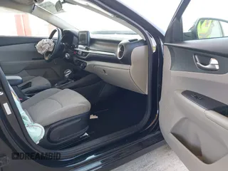 2019 Kia Forte LXS z VIN 3KPF24AD9KE060124, wystawiony jako IAAI lot #42594798 z przebiegiem 134 253 mil mil oraz . Historia ofert i sprzedaży dostępna na DreamBid. Obrazek 5.