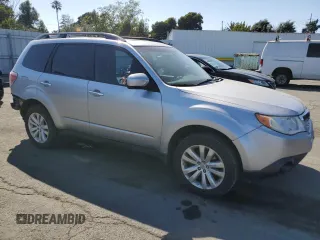 2012 Subaru Forester X Premium z VIN JF2SHADC7CH417098, wystawiony jako Copart lot #60042125 z przebiegiem 122 865 mil mil oraz Szkoda całkowita • Salvage title. Historia ofert i sprzedaży dostępna na DreamBid. Obrazek 4.