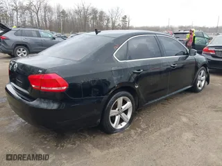 2013 Volkswagen Passat SE with VIN 1VWBP7A33DC114324, listed as a IAAI auction lot 41609521 with 110,229 mi miles. Bid and sale history available at carsss.com. Image 4.