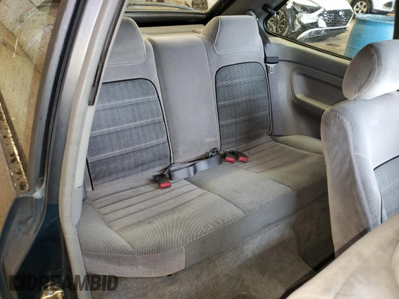 1996 Ford Escort z VIN 1FASP11J0TW123967, wystawiony jako Copart lot #52859835 z przebiegiem 164 693 mil mil oraz Szkoda całkowita • Salvage title. Historia ofert i sprzedaży dostępna na DreamBid. Obrazek 10.