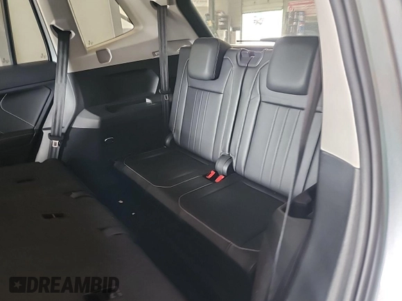 2024 Volkswagen Tiguan SE with VIN 3VV3B7AX9RM084536, listed as a IAAI auction lot 42708274 with 33,250 mi miles and . Bid and sale history available at DreamBid. Image 12.