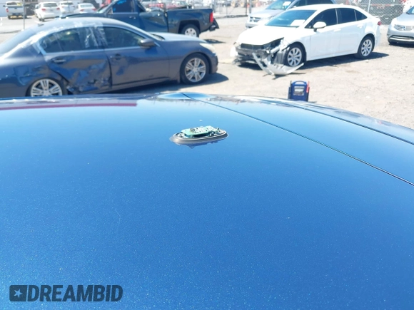 2018 Mazda 3 Touring z VIN 3MZBN1L38JM185142, wystawiony jako IAAI lot #42004450 z przebiegiem 172 096 mil mil oraz . Historia ofert i sprzedaży dostępna na DreamBid. Obrazek 18.