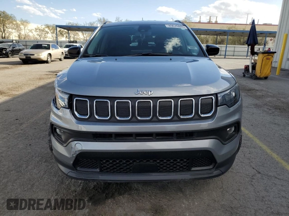 2022 Jeep Compass Latitude с VIN 3C4NJDBB2NT181394, выставлен на аукционе Copart как лот 49676885 с пробегом 50 144 миль миль и Списание • Salvage title. История ставок и продаж доступна на DreamBid. Изображение 5.