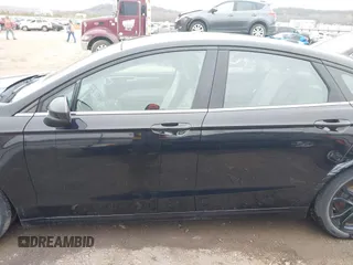 2019 Ford Fusion SE with VIN 3FA6P0HD1KR199226, listed as a IAAI auction lot 41525292 with 71,242 mi miles. Bid and sale history available at carsss.com. Image 14.