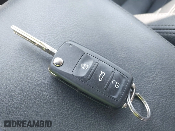 2012 Volkswagen Passat S с VIN 1VWAP7A3XCC003957, выставлен на аукционе IAAI как лот 42416235 с пробегом 126 078 миль миль и . История ставок и продаж доступна на DreamBid. Изображение 11.