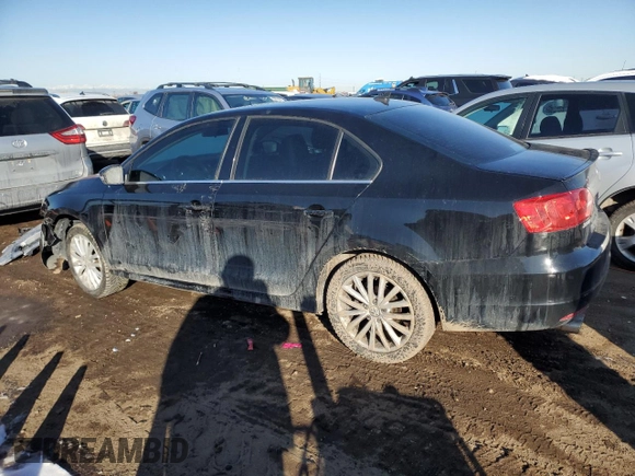 2013 Volkswagen Jetta SEL с VIN 3VWLX7AJ8DM407833, выставлен на аукционе Copart как лот 42220985 с пробегом 119 346 миль миль и Списание • Salvage title. История ставок и продаж доступна на DreamBid. Изображение 2.