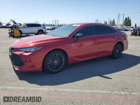 2021 Toyota Avalon Hybrid XSE z VIN 4T1EA1AB6MU006954, wystawiony jako Copart lot #51970855 z przebiegiem 61 806 mil mil oraz Szkoda całkowita • Salvage title. Historia ofert i sprzedaży dostępna na DreamBid. Obrazek 1.