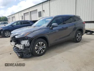 2021 Toyota Highlander XLE with VIN 5TDHZRAH2MS074850, listed as a Copart auction lot 56060295 with 32,745 mi miles and Salvage title. Bid and sale history available at DreamBid. Image 1.