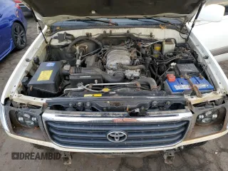 2000 Toyota Land Cruiser with VIN JT3HT05J0Y0104080, listed as a Copart auction lot 88164865 with 330,180 mi miles and Clean Title. Bid and sale history available at carsss.com. Image 12.