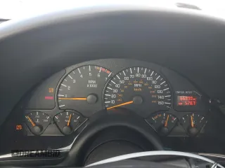 2001 Pontiac Firebird Formula z VIN 2G2FV22G112116104, wystawiony jako Copart lot #47191405 z przebiegiem 66 990 mil mil oraz Szkody całkowita. Historia ofert i sprzedaży dostępna na DreamBid. Obrazek 9.
