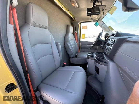 2021 FORD E450 SUPER DUTY CUTAWAY VAN with VIN 1FDXE4FN8MDC34245, listed as a Copart auction lot 74947084 with 70,651 mi miles and Clean Title. Bid and sale history available at DreamBid. Image 6.