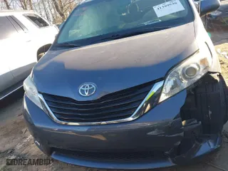2014 Toyota Sienna LE AAS with VIN 5TDKK3DC8ES498784, listed as a IAAI auction lot 41399536 with 164,350 mi miles. Bid and sale history available at carsss.com. Image 12.