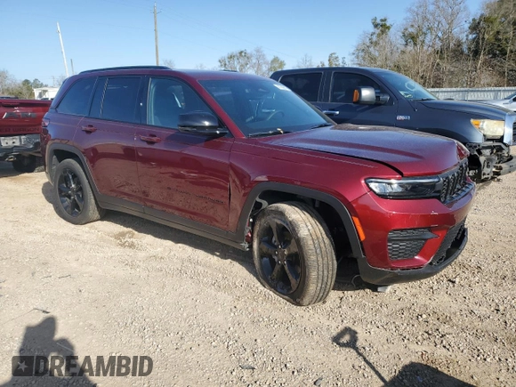 2023 Jeep Grand Cherokee Laredo z VIN 1C4RJGAG7PC662935, wystawiony jako Copart lot #47986615 z przebiegiem 12 306 mil mil oraz Szkoda całkowita • Salvage title. Historia ofert i sprzedaży dostępna na DreamBid. Obrazek 4.