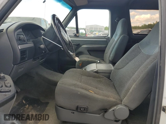 1993 Ford Bronco XL with VIN 1FMEU15N1PLB26957, listed as a Copart auction lot 54689034 with Not provided miles and Salvage title. Bid and sale history available at DreamBid. Image 7.