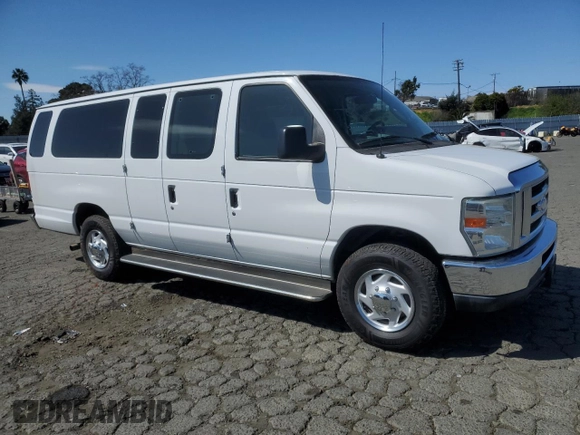 2014 Ford Econoline Passenger XL z VIN 1FBSS3BL7EDB04033, wystawiony jako Copart lot #48813185 z przebiegiem 328 267 mil mil oraz Szkoda całkowita • Salvage title. Historia ofert i sprzedaży dostępna na DreamBid. Obrazek 4.