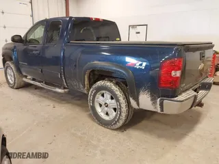 2009 Chevrolet Silverado 1500 LT with VIN 1GCEK29099Z279603, listed as a IAAI auction lot 41746366 with 174,752 mi miles. Bid and sale history available at carsss.com. Image 3.