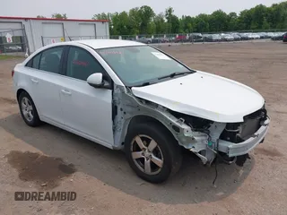 2014 Chevrolet Cruze 1LT z VIN 1G1PC5SB4E7156910, wystawiony jako IAAI lot #42408481 z przebiegiem 155 962 mil mil oraz . Historia ofert i sprzedaży dostępna na DreamBid. Obrazek 1.