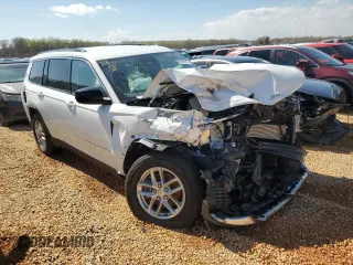 2023 Jeep Grand Cherokee Laredo z VIN 1C4RJJAG0P8843486, wystawiony jako Copart lot #50243525 z przebiegiem 5 874 mil mil oraz Czysty tytuł • Clean title. Historia ofert i sprzedaży dostępna na DreamBid. Obrazek 4.