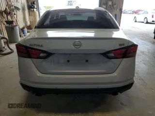2024 Nissan Altima SR z VIN 1N4BL4CV5RN310018, wystawiony jako Copart lot #52797805 z przebiegiem 24 580 mil mil oraz Szkoda całkowita • Salvage title. Historia ofert i sprzedaży dostępna na DreamBid. Obrazek 6.