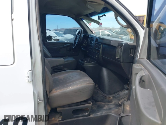 2011 Chevrolet Express Cargo z VIN 1GCSGAFX0B1134471, wystawiony jako IAAI lot #41508754 z przebiegiem 224 515 mil mil oraz . Historia ofert i sprzedaży dostępna na DreamBid. Obrazek 5.