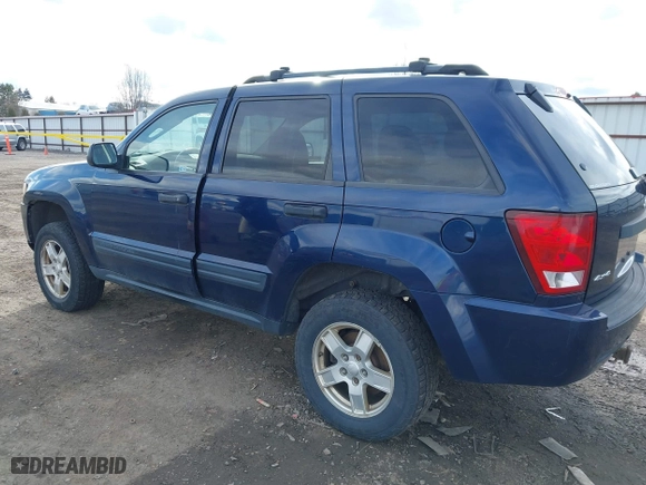 2005 Jeep Grand Cherokee Laredo with VIN 1J8GR48K45C534005, listed as a IAAI auction lot 41759692 with 211,566 mi miles. Bid and sale history available at carsss.com. Image 3.