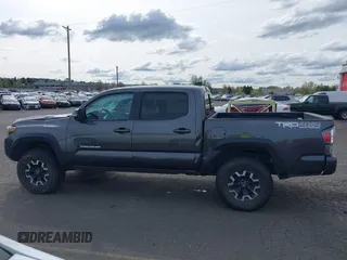 2020 Toyota Tacoma SR5 with VIN 3TMCZ5AN7LM321061, listed as a IAAI auction lot 41985533 with 32,111 mi miles and . Bid and sale history available at DreamBid. Image 15.