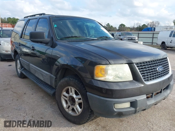 2006 Ford Expedition Special Service with VIN 1FMPU15526LA94611, listed as a IAAI auction lot 41496477 with 171,574 mi miles. Bid and sale history available at carsss.com. Image 1.