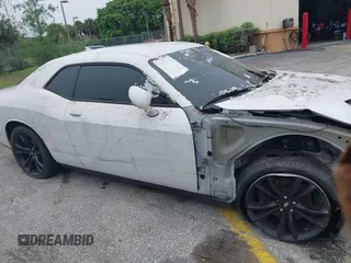 2017 Dodge Challenger SXT Plus z VIN 2C3CDZAG5HH651878, wystawiony jako IAAI lot #27141139 z przebiegiem 36 286 mil mil oraz . Historia ofert i sprzedaży dostępna na DreamBid. Obrazek 13.