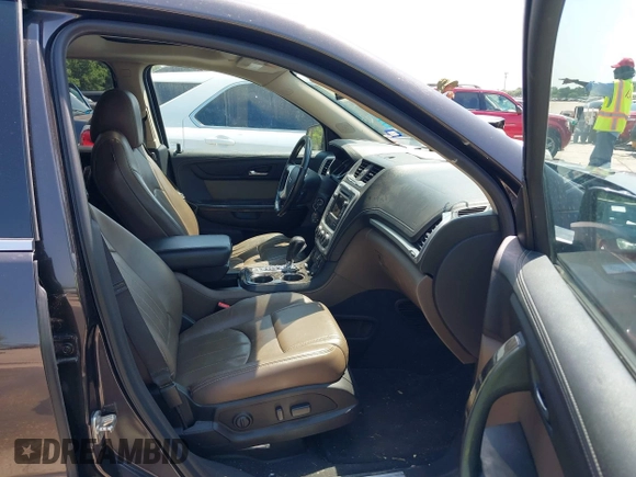 2016 GMC Acadia SLT z VIN 1GKKVSKD1GJ239068, wystawiony jako IAAI lot #42501235 z przebiegiem 141 151 mil mil oraz . Historia ofert i sprzedaży dostępna na DreamBid. Obrazek 5.