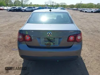 2010 Volkswagen Jetta SE with VIN 3VWRZ7AJXAM007966, listed as a IAAI auction lot 42168604 with 199,632 mi miles and . Bid and sale history available at DreamBid. Image 15.