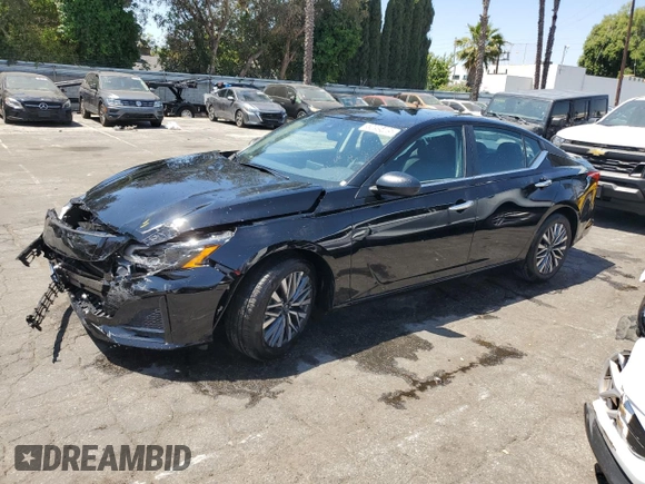 2025 Nissan Altima SV z VIN 1N4BL4DV8SN385784, wystawiony jako Copart lot #59095405 z przebiegiem 1 635 mil mil oraz Czysty tytuł • Clean title. Historia ofert i sprzedaży dostępna na DreamBid. Obrazek 1.