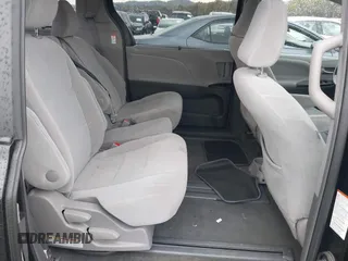 2017 Toyota Sienna LE Auto Access Seat with VIN 5TDKZ3DC4HS801298, listed as a IAAI auction lot 40805212 with 133,991 mi miles. Bid and sale history available at carsss.com. Image 8.