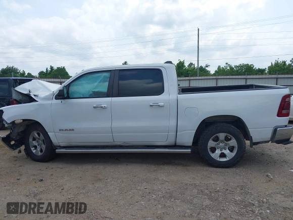 2020 Ram 1500 Big Horn с VIN 1C6SRFFT9LN321942, выставлен на аукционе IAAI как лот 42290626 с пробегом Не указан миль и . История ставок и продаж доступна на DreamBid. Изображение 13.