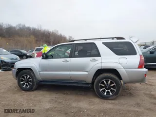2005 Toyota 4Runner SR5 with VIN JTEBU14R050059290, listed as a IAAI auction lot 41906095 with 194,788 mi miles. Bid and sale history available at carsss.com. Image 14.