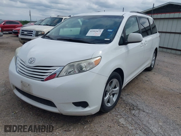 2016 Toyota Sienna LE AAS with VIN 5TDKK3DCXGS709132, listed as a IAAI auction lot 41993473 with 270,811 mi miles. Bid and sale history available at carsss.com. Image 17.