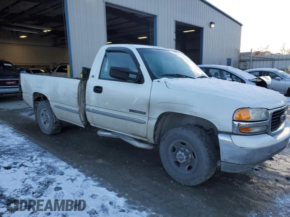 2000 GMC Sierra 1500 with VIN 1GTGC24U2YE195287, listed as a Copart auction lot 43837285 with 250,362 mi miles and Salvage Title. Bid and sale history available at DreamBid. Image 4.
