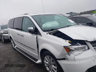 2016 Chrysler Town & Country Limited Platinum with VIN 2C4RC1GG7GR128503, listed as a IAAI auction lot 41551051 with 52,091 mi miles. Bid and sale history available at carsss.com. Image 12.