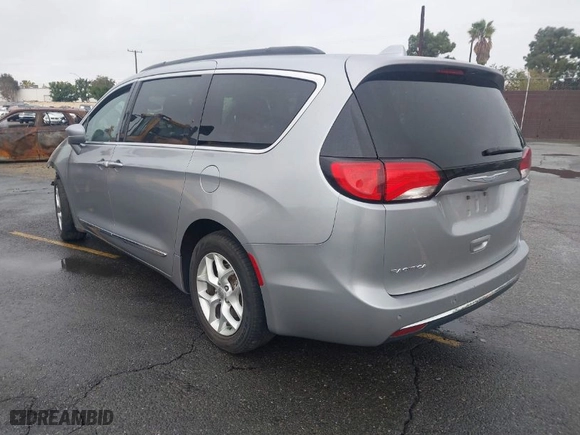 2017 Chrysler Pacifica Touring-L with VIN 2C4RC1BG1HR769672, listed as a IAAI auction lot 41189713 with NaN miles. Bid and sale history available at carsss.com. Image 3.