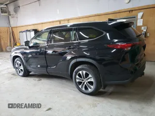 2021 Toyota Highlander XLE with VIN 5TDGZRBH5MS529474, listed as a Copart auction lot 60610165 with 92,275 mi miles and Salvage title. Bid and sale history available at DreamBid. Image 2.
