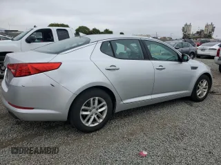 2012 Kia Optima LX z VIN 5XXGM4A73CG033597, wystawiony jako Copart lot #59585515 z przebiegiem 141 577 mil mil oraz Szkoda całkowita • Salvage title. Historia ofert i sprzedaży dostępna na DreamBid. Obrazek 3.