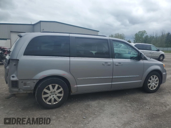 2013 Chrysler Town & Country Touring with VIN 2C4RC1BGXDR547903, listed as a Copart auction lot 56674585 with 140,214 mi miles and Salvage Title. Bid and sale history available at DreamBid. Image 3.