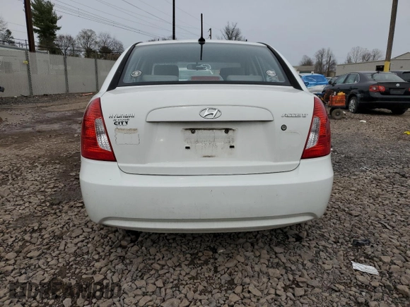 2009 Hyundai Accent Auto GLS with VIN KMHCN46C29U312569, listed as a Copart auction lot 51481165 with 173,998 mi miles and Salvage Title. Bid and sale history available at carsss.com. Image 6.