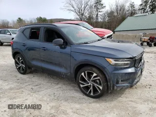 2022 Volvo XC40 R-Design with VIN YV4162UM6N2783586, listed as a Copart auction lot 51628425 with Not provided miles and Salvage title. Bid and sale history available at DreamBid. Image 4.