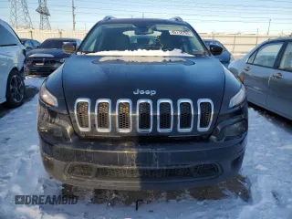 2016 Jeep Cherokee Latitude with VIN 1C4PJLCS9GW264514, listed as a Copart auction lot 45118795 with 117,785 mi miles and Salvage Title. Bid and sale history available at carsss.com. Image 5.
