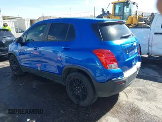 2015 Chevrolet Trax LS with VIN KL7CJKSB8FB116027, listed as a IAAI auction lot 41915553 with 105,541 mi miles. Bid and sale history available at carsss.com. Image 3.