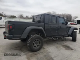 2020 Jeep Gladiator Rubicon with VIN 1C6JJTBG1LL147385, listed as a Copart auction lot 46136215 with 33,814 mi miles and Clean Title. Bid and sale history available at DreamBid. Image 3.