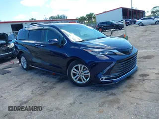 2022 Toyota Sienna Platinum z VIN 5TDESKFC4NS072028, wystawiony jako IAAI lot #42264642 z przebiegiem 40 009 mil mil oraz . Historia ofert i sprzedaży dostępna na DreamBid. Obrazek 1.