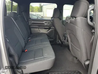 2025 Ram 1500 Big Horn z VIN 1C6SRFFP5SN535005, wystawiony jako Copart lot #50241725 z przebiegiem 9 611 mil mil oraz Szkoda całkowita • Salvage title. Historia ofert i sprzedaży dostępna na DreamBid. Obrazek 11.