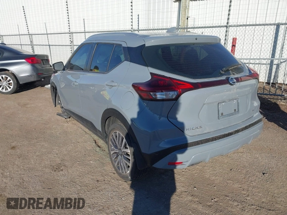 2021 Nissan Kicks SV with VIN 3N1CP5CV5ML508201, listed as a IAAI auction lot 41724301 with 37,522 mi miles. Bid and sale history available at carsss.com. Image 3.